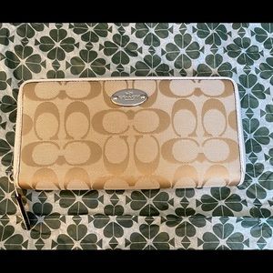 Coach wallet